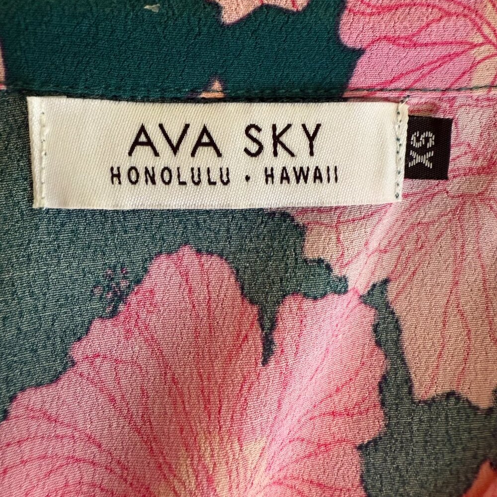 Ava Sky Hibiscus Button Down Top Size M - Picture 4 of 5